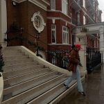Burcu Özberk Instagram – Ve iyi bir çocuk olursanız belki Şirinleri bile görebilirsiniz😅 Notting Hill