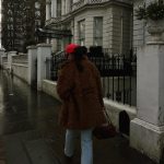 Burcu Özberk Instagram - Ve iyi bir çocuk olursanız belki Şirinleri bile görebilirsiniz😅 Notting Hill