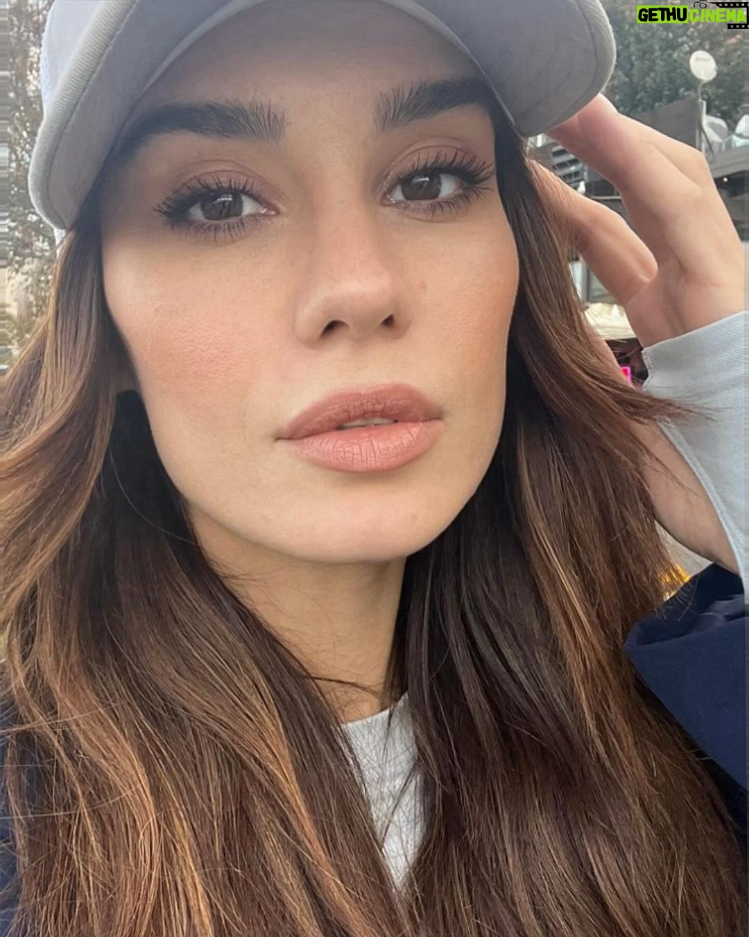 Burcu Kiratli - 339.1K Likes - 🩵