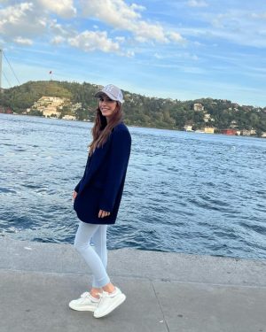 Burcu Kiratli Instagram - 🩵