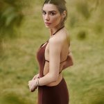 Burcu Kiratli Instagram - 🍃🌿 Romantik ve eğlenceli 😉🤍 Harika enerjik bir ekiple mis gibi bir çekim yaptıkkkk 🤍🥹🫠 @womensshinemag @abdullahbulutt @abdullahbulutmanagement @caglagulsarac ————————————- 🩷 Ve emeği geçen muhteşem ekip 👏🏻 📝Röportaj: @aysecaglakucuk @sryzcglu 📸 Fotoğraf: @emrekaratasoglu 👗Styling: Mowe @mowe.istanbul @senaerdemirr 💄Makyaj: @erkanuluc 💇🏻‍♀️Saç: @mehmetbyrakdar 🏡: Park Inn by Radisson Odayeri @parkinnodayeri Styling Asistanı: @zeyneppbaba 📸 Fotoğraf Asistanı @ugurciftdogann
