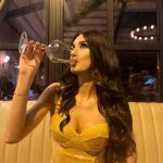 Burcu Kiratli Instagram - ☀️ Temmuz 🥳 23 🩷🍾