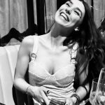 Burcu Kiratli Instagram - ☀️ Temmuz 🥳 23 🩷🍾
