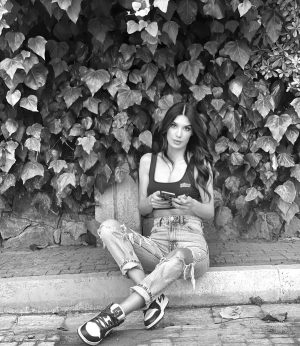 Burcu Kiratli Instagram - 🖤