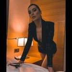 Burcu Kiratli Instagram - 💣😎 #Altınpalmiye #YılınTiyatroKadınOyuncusuÖdülü 🏆