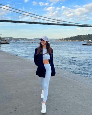 Burcu Kiratli Instagram - 🩵