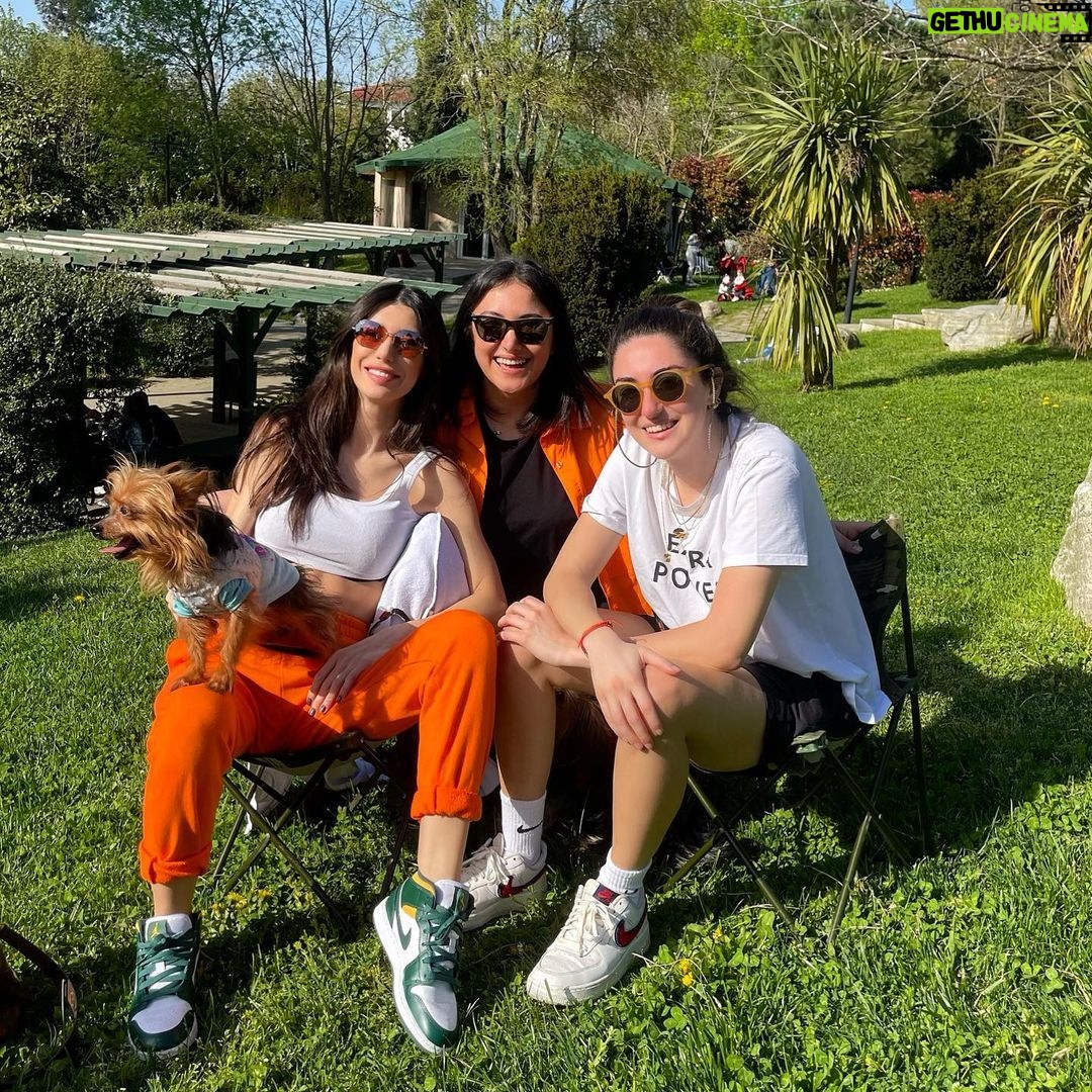Burcu Kiratli Instagram - βοΈπ€π«§πΎ #petitefamille π«Άπ»π