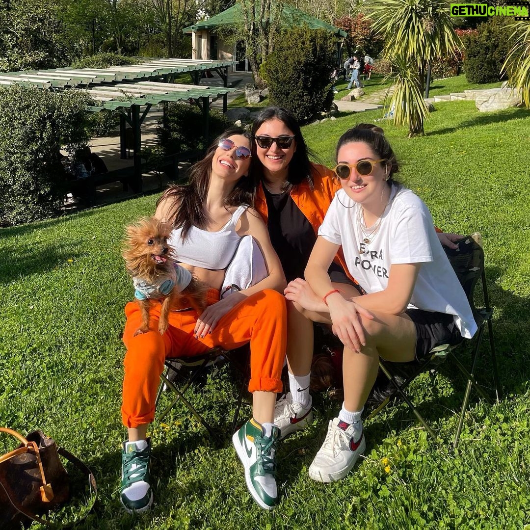 Burcu Kiratli Instagram - βοΈπ€π«§πΎ #petitefamille π«Άπ»π