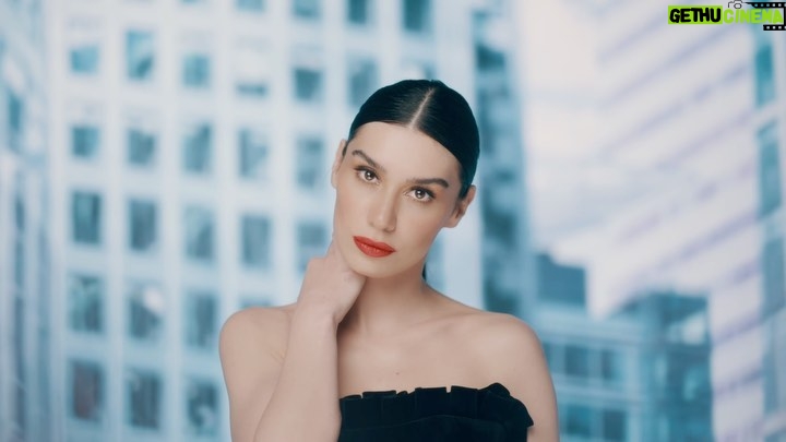 Burcu Kiratli Instagram - 💙 En yenileri yolda 🤩 Aşırı heyecan 🥳