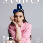 Burcu Kiratli Instagram - Bu ay @samdanplus ta ben variiim 🙃🙃 yarın hemen alınsın okunsun 💗 ————————-🌸——————————— Röportaj: @iremorhann Fotoğraf: @larasayilganofficial Moda editörü: @rutkayozis Makyaj: @rifatyuzuak Saç: @feritbelli Video: @beratcapin