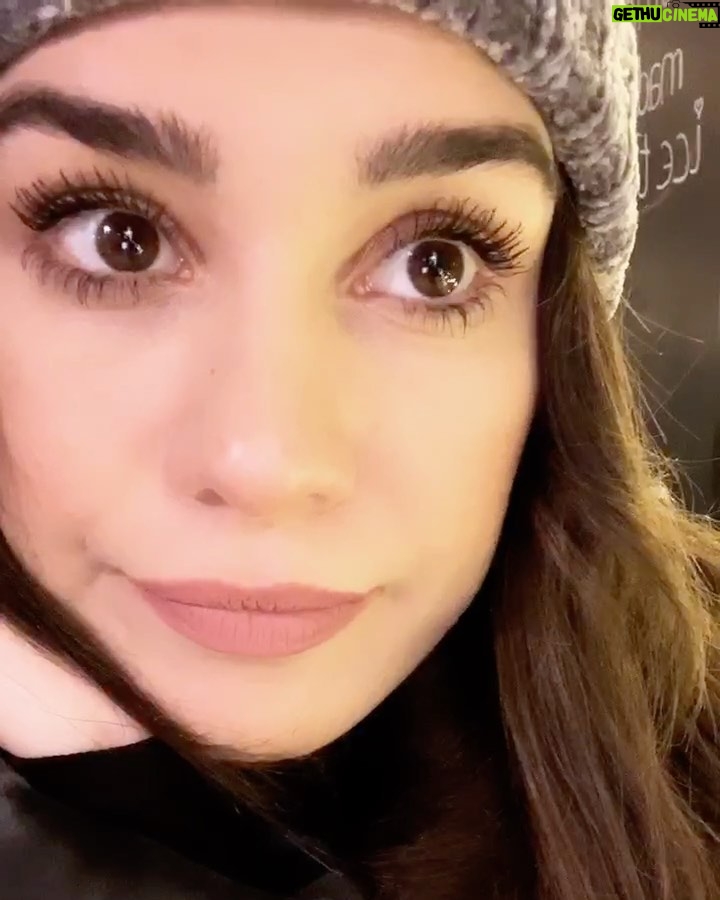 Burcu Kiratli Instagram - 😳🤣🤣 2020 bitmesini bekliyoruz 🤣😷