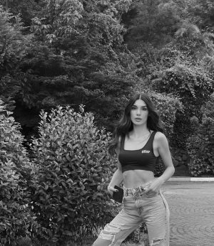 Burcu Kiratli Instagram - 🖤