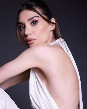 Burcu Kiratli Instagram - 🪶