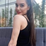 Burcu Kiratli Instagram - 🖤 1 ? 2 ? 3 ? Hangisi seç 🖤😉🥰