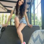 Burcu Kiratli Instagram - 💙 🧊🤍 1? 2? 3? 😜