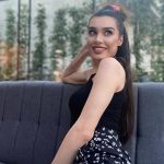 Burcu Kiratli Instagram - 🖤 1 ? 2 ? 3 ? Hangisi seç 🖤😉🥰