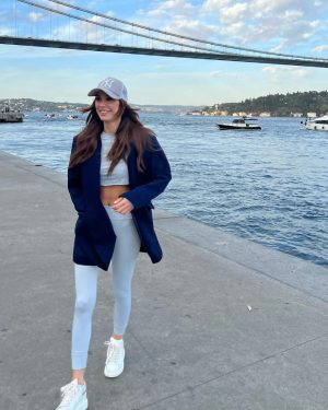 Burcu Kiratli Instagram - 🩵