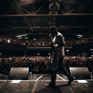 Bushido Instagram - Vor uns liegt ein spannendes Jahr 2019. Im April und Mai werden einige Bühnen rasiert. Sichert euch Tickets für die GUCCILAND Tour auf allen bekannten Portalen. #egjistdiegang