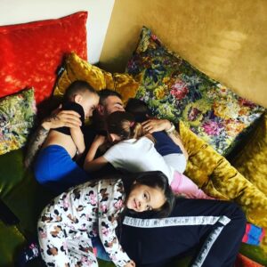 Bushido Instagram - Die Familie ist unser größter Schatz. Danke für all die Glückwünsche und den Support von Mythos. Ab jetzt nur noch vorwärts. ersguterjunge ist die Gang!