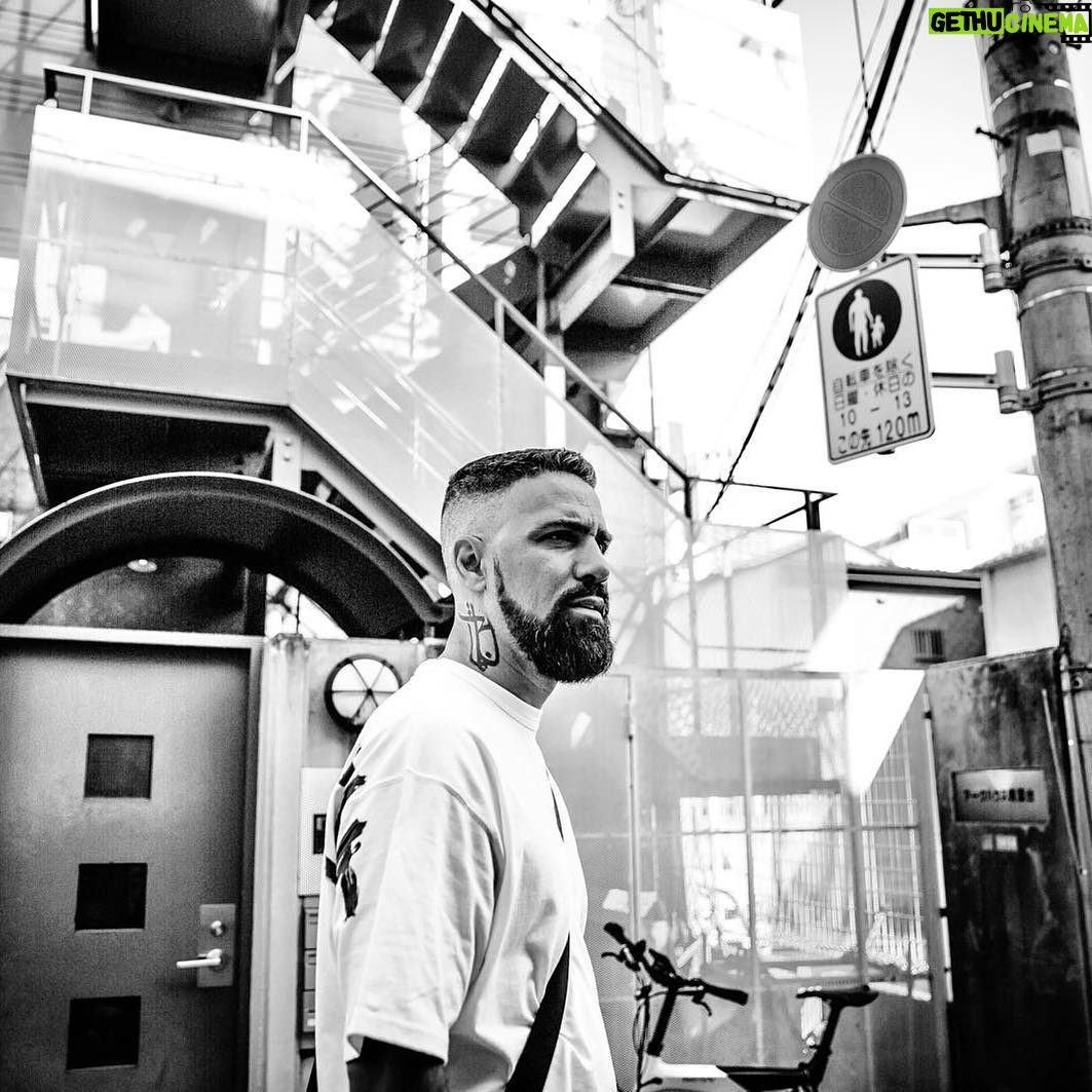 Bushido - 77.9K Likes - Noch drei Tage bis Mythos. Checkt ab jetzt schon die offizielle Trackliste ab. Welche Erwartungen habt ihr an das Album? #mythos #ersguterjunge