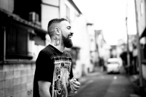 Bushido Instagram - Als ich keinen Grund mehr zu lachen hatte, änderte ich mein Leben und alles wurde besser. Danke an alle, die mir zur Seite stehen. Ihr habt mir wieder einen Grund zu lachen gegeben.