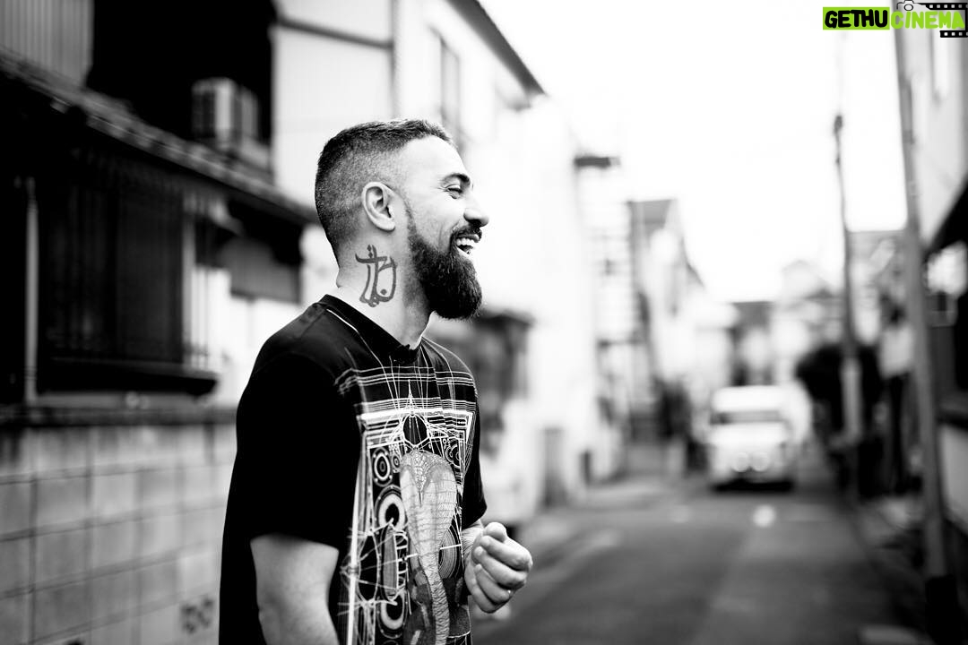Bushido - 103.6K Likes - Als ich keinen Grund mehr zu lachen hatte, änderte ich mein Leben und alles wurde besser. Danke an alle, die mir zur Seite stehen. Ihr habt mir wieder einen Grund zu lachen gegeben.