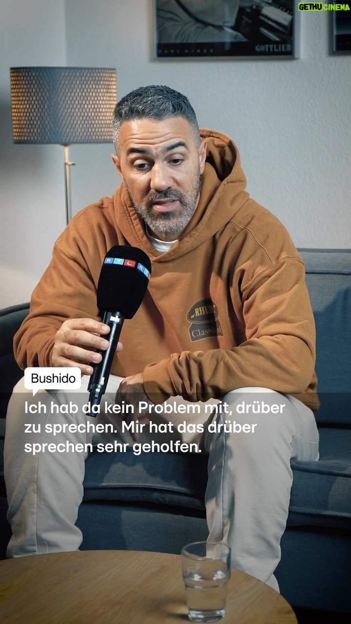 Bushido Instagram - Bushido spricht offen darüber, dass er unter Panikattacken und Depressionen leidet. Ohne Therapie sagt er, hätte er es nie geschafft, die Krankheit in den Griff zu bekommen. Mehr intime Einblicke in das Leben von Bushido und seiner Familie, bekommt ihr in seiner neuen Doku „Bushido - RESET“, die ihr jederzeit auf RTL+ streamen könnt. #Bushido #BushidoRESET #RTLPW #GMfrab #RTLPlus #Doku #Depression