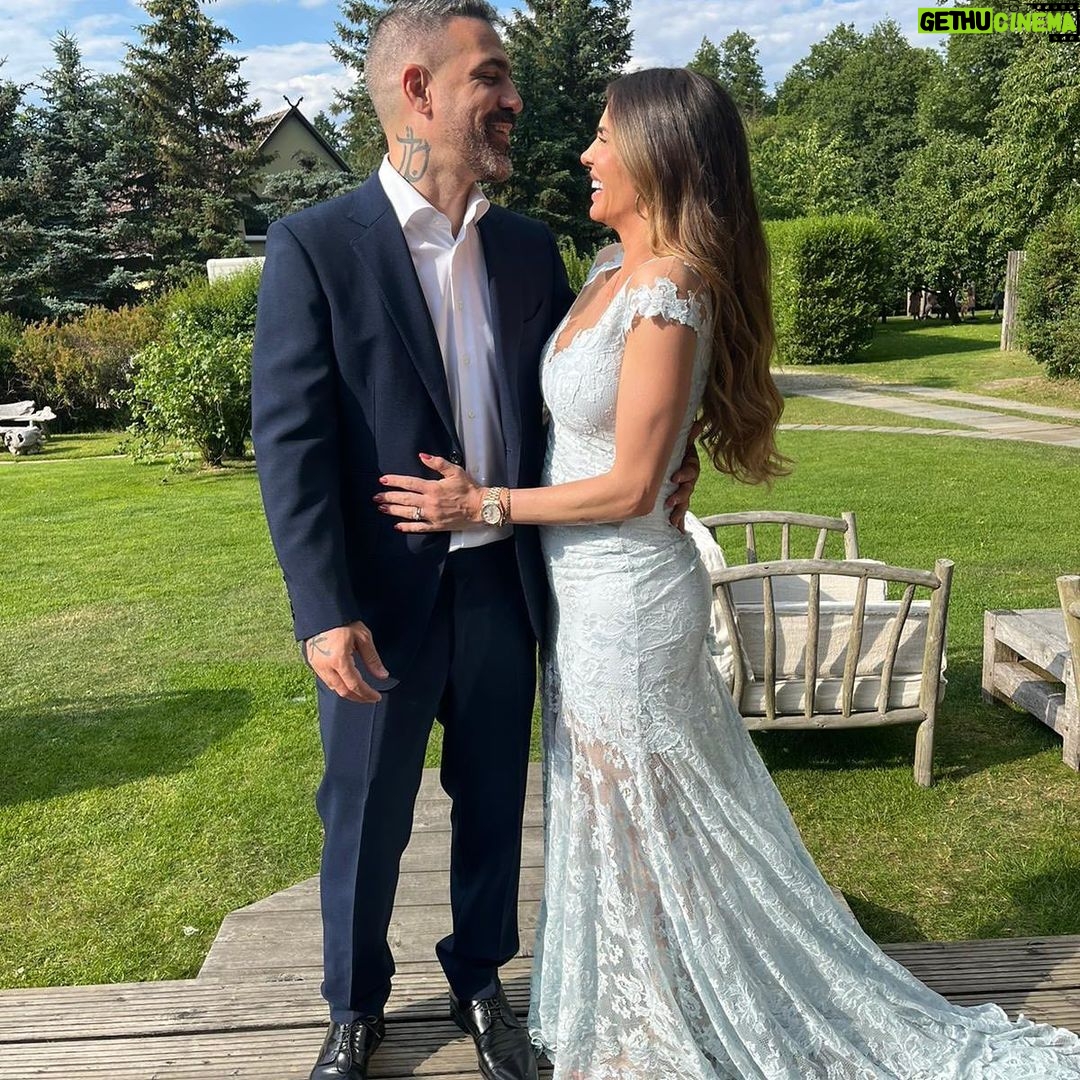 Bushido - 70.7K Likes - Danke, dass du an meiner Seite stehst mein Schatz. Ich habe erneut gemerkt, wie sehr du mein Leben bereicherst. Ich bin so stolz auf dich und liebe dich von Herzen.