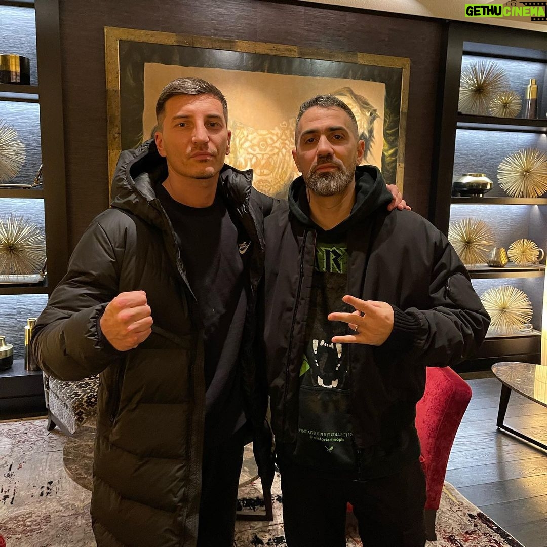 Bushido - 84.3K Likes - Hat mich sehr gefreut Brudi. Viel Gesundheit und Power für das neue Jahr. Wir haben noch einiges vor 🔥