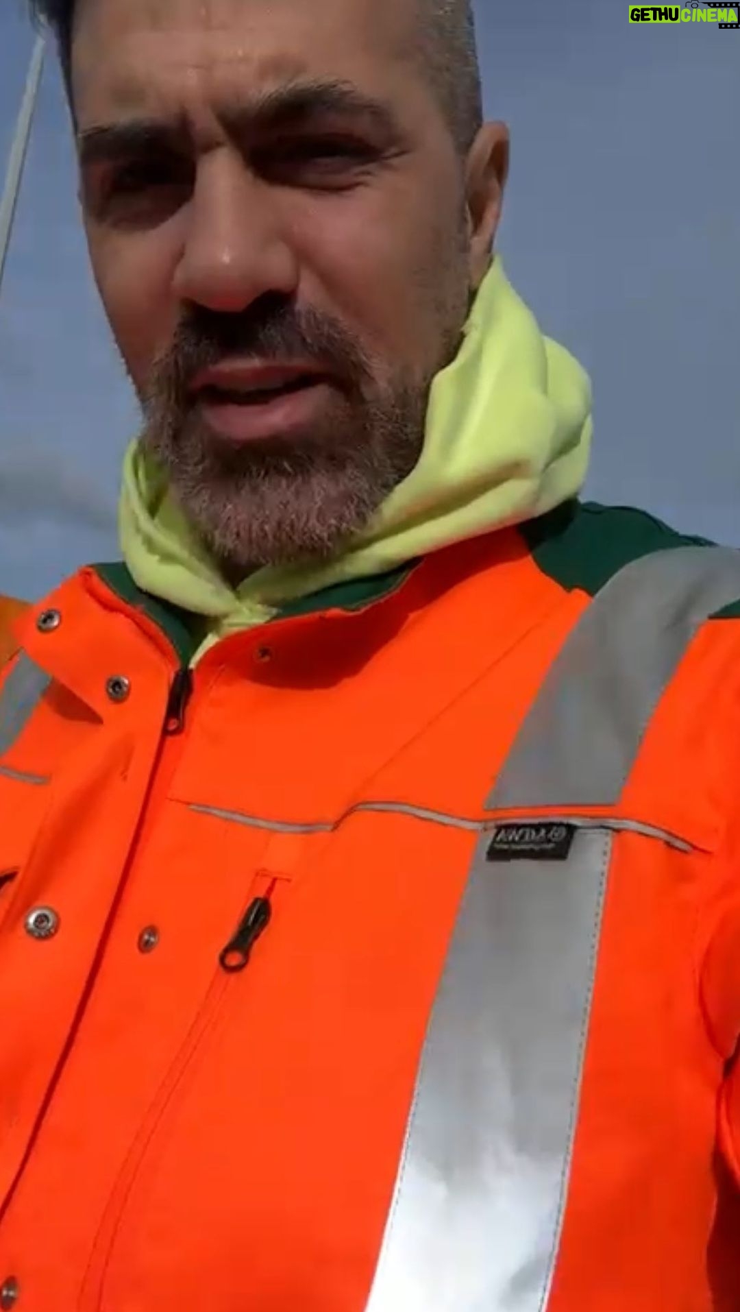 Bushido Instagram - Nehmt euch die 10 Minuten und schaut euch an, was ich über die @gruene_th in Erfurt zu sagen habe. Politik ist eigentlich kein Inhalt, den ich verbreiten möchte, aber hier ging es nicht anders.