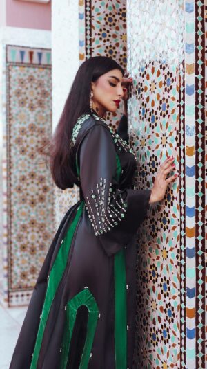 Buthaina Al Raisi Instagram - لم نُخلق للتكرار ،، وجودنا نادر 🦋🦋🦋
.
حق كل الي سألني شفيها المغرب ؟؟ ليش عشقتيها هالكثر ؟؟ شنو سحرج فيها ؟؟ 
.
الي سحرني فيها طيبة شعبها ،، اصالتهم ،، عروبتهم ،، بساطتهم ،، طاقة البلد تخليك غصباً عليك تعشقها ،، شعب دائماً مبتسم ومتفائل 🦋🦋
.
اليوم رجعت لمراكش الحب وان شاءالله تصير عندي فرصه وازور باقي مناطقها ،، متابعيني من المغرب كتبولي انتوا من اي منطقه وشنو يميز منطقتكم عشان احدد وجهتي القادمه 🦋 
.
#2024 #new #morroco #marrakech #newyear #thepromise