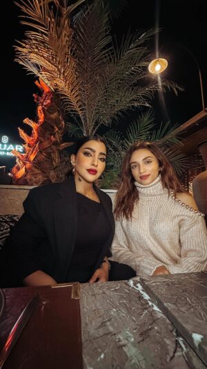 Buthaina Al Raisi Instagram - نخويو الجيب 😂😂😂 مع سلمى ،، يا زين المغرب وأهلها الطيبين من اجمل اللهجات الي قاعدة اتعلمها يا ويلكم مني شهر بس وبيقلب اللسان مغربي 🇲🇦🇲🇦🇲🇦