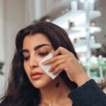 Buthaina Al Raisi Instagram - تونك يشد البشره ويصغر المسامات بمكون واحد اتوقع مافيه بيت خليجي يخلى منه ،،، اعتمدوه جبار للبشره بالذات الدهنيه الي تعاني من حبوب ومسامات 🦋🦋🦋🦋 . الي مسويته قبل ترفع ايدها وتقول لنا عن تجربتها اللبان