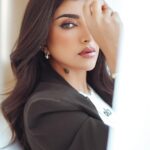 Buthaina Al Raisi Instagram - بالي راق لما انا شغلت بالك 🦋🦋🦋 رواق