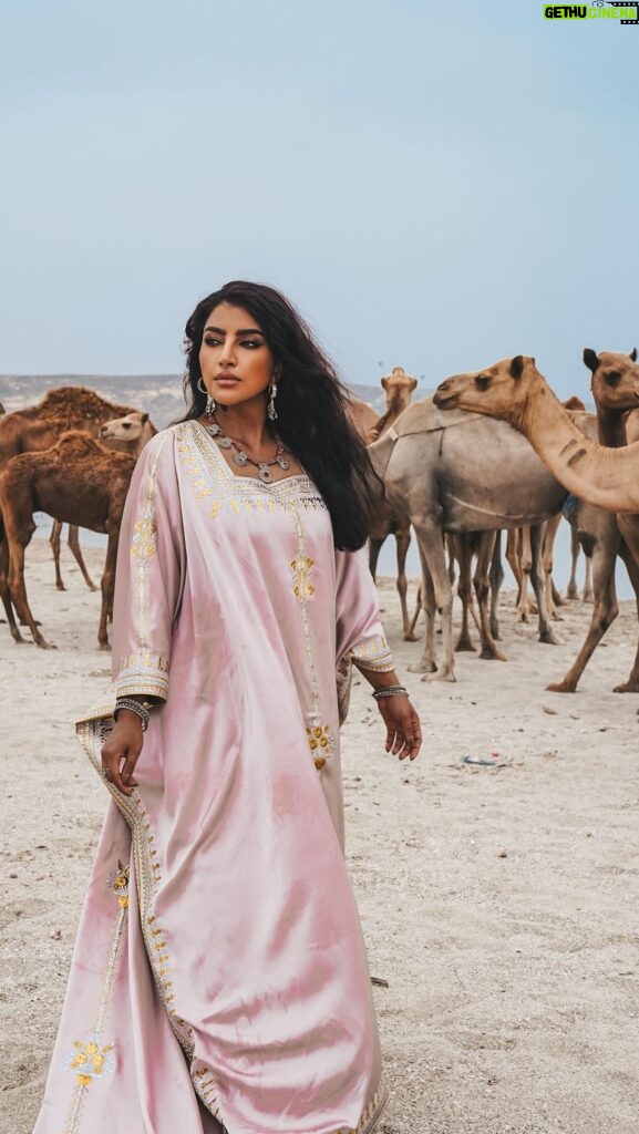 Buthaina Al Raisi Instagram - الزين في كل شي ،،، ( قريباً ) 🦋🦋🦋 Salalah, Oman
