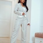 Buthaina Al Raisi Instagram – مساء الأشياء الجميلة كوجودكم 🦋🦋🦋
.
من القطع الناعمه والمميزة من كوليكشن شي ان الجديد ،، اي لوك حبيتوا اكثر ؟؟؟ .
واكيد مدلعتكم بكود خصم ( 15beeba )