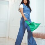Buthaina Al Raisi Instagram – مساء الأشياء الجميلة كوجودكم 🦋🦋🦋
.
من القطع الناعمه والمميزة من كوليكشن شي ان الجديد ،، اي لوك حبيتوا اكثر ؟؟؟ .
واكيد مدلعتكم بكود خصم ( 15beeba )