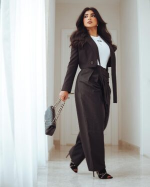 Buthaina Al Raisi Instagram - ما يزُرع داخل انفسنا ،، ينبت في ملامحنا .
🦋🦋🦋