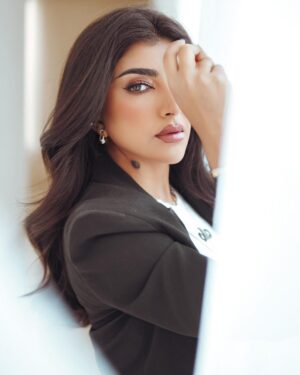 Buthaina Al Raisi Instagram - ما يزُرع داخل انفسنا ،، ينبت في ملامحنا .
🦋🦋🦋