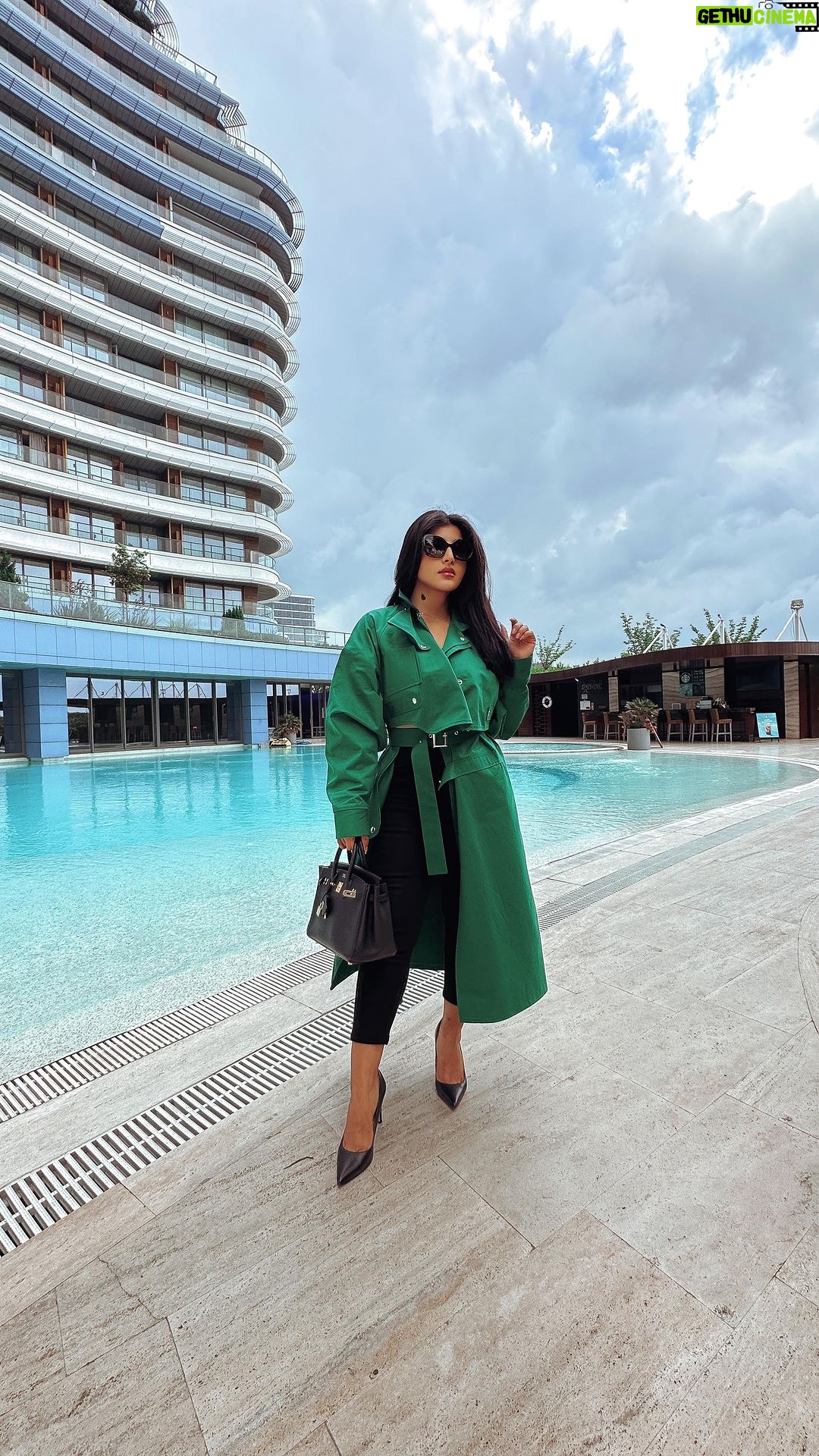Buthaina Al Raisi Instagram - Hello istanbul ๐น๐ท โฆ . ุทุจุนุงู ุงูุง ุขุฎุฑ ูุญุฏู ุชุฒูุฑ ุชุฑููุง ูููู
.. ุฏุงู
ุงูุชูุง ุญุงูุธูููุง ูุชุจููู ุดูู ุงูุฃู
ุงูู ุงูู
ูุถูู ุนูุฏูู
ูููุง ๐ฆ๐ฆ๐ฆ Istanbul