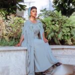 Buthaina Al Raisi Instagram - هناك مرحلة من السلام النفسي تُسمى لا أعلم ،، ولا أريد أن أعلم 🦋🦋🦋 . اليوم مشاعري جياشه اتجاه ايقونه الأناقه الشيخه موزه .. اقتبست اللوك من ستايلها الي ماله شبيه .. اعشق اناقتها 🦋🦋🦋 سلطنة عمان