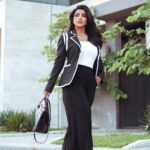 Buthaina Al Raisi Instagram - الى متى بره السوالف واقفين ؟؟ 🦋🦋🦋 . اموت وافتح مخد الشعر واشوف شنو فيه داخل شهالعمق بالكلام 🔥 ما شاء الله عشان ما يصير بمخه شي من وراي 😂 Kuwait