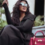Buthaina Al Raisi Instagram - الطُرق الوحيدة التي تستحق ان نسلكها .. هي تلك التي تؤدي الى اعماقنا 🦋🦋🦋 مكان حلو كتير