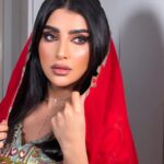 Buthaina Al Raisi Instagram - احلى ميكب ممكن تطبقينه عشان تطلعين احلى وحده بالعيد 🦋🦋🦋 . #makeup #tutorial #eidmubarak #eid سلطنة عمان