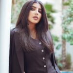 Buthaina Al Raisi Instagram - ان الروح اذا إلتقت بمن يشبهها ترمّمت و تعافت و اكتملت . 🦋🦋🦋 هذا مكاني