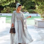 Buthaina Al Raisi Instagram - هناك مرحلة من السلام النفسي تُسمى لا أعلم ،، ولا أريد أن أعلم 🦋🦋🦋 . اليوم مشاعري جياشه اتجاه ايقونه الأناقه الشيخه موزه .. اقتبست اللوك من ستايلها الي ماله شبيه .. اعشق اناقتها 🦋🦋🦋 سلطنة عمان