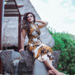 Buthaina Al Raisi Instagram - تحتاج قليلاً من الجنون لتنجز أشياء عظيمة 🦋🦋🦋 SEYCHELLES