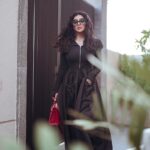 Buthaina Al Raisi Instagram - الطُرق الوحيدة التي تستحق ان نسلكها .. هي تلك التي تؤدي الى اعماقنا 🦋🦋🦋 مكان حلو كتير