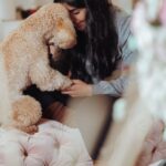 Buthaina Al Raisi Instagram – إنها عافية أن ينشغل المرء بنفسه ،، بأفكاره ،، بما يحب  وبمن يحب ،، بطموحه ،، وبأحلامه 
.
أن يكون وقته ضيق ،، لا يتسعُ للتفتيش عن الأخرين 🦋🦋🦋 Hom Sweet Home