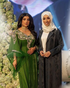 Buthaina Al Raisi Instagram - الجمعة الي الله لا يحرمنا منها 🦋🦋🦋
.
part 2